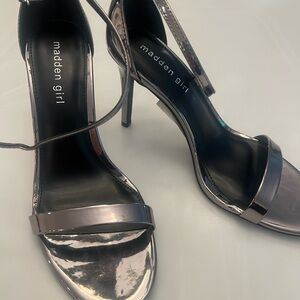 Madden girl dark silver brazen strap sandal 8.5 NEW